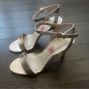 Women’s Nine West Gold stiletto heels, single strap, ankle strap buckle, size 10